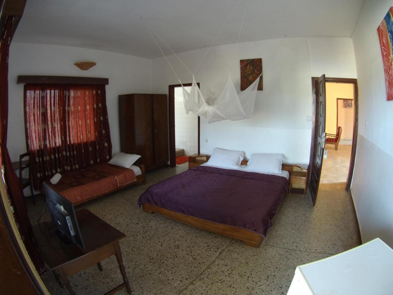 Hotel Aurore Ломе Екстериор снимка